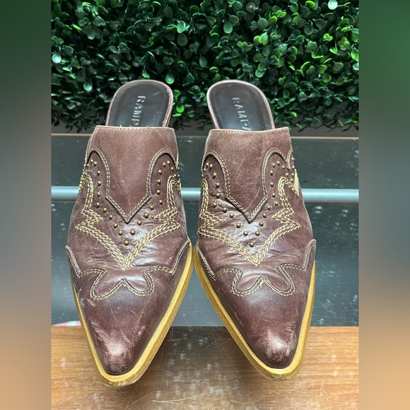 Rustee Cute Western Clogs - Picture 3 of 8